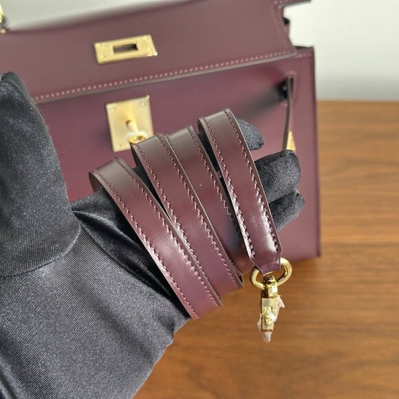 LUXE LEATHER! Burgundy Kelly Style Top Handle Bag - Shoulder & Crossbody Strap! - Picture 9 of 10